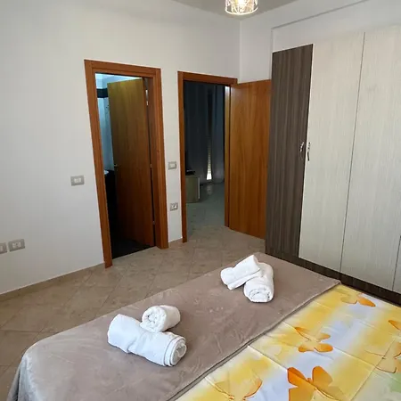 Xenia アパート Vlorë